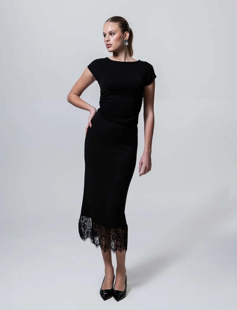 Gonna lunga in maglia con pizzo al fondo - Nero