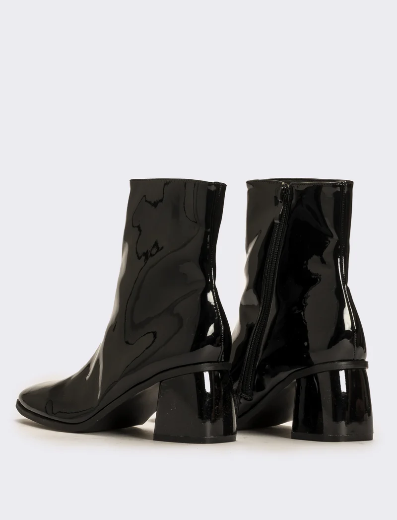 Tronchetto da donna con tacco - Nero