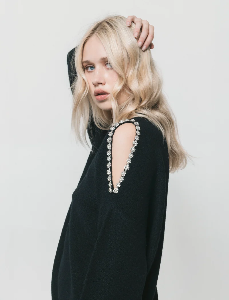 PULLOVER CON CUT-OUT - Nero
