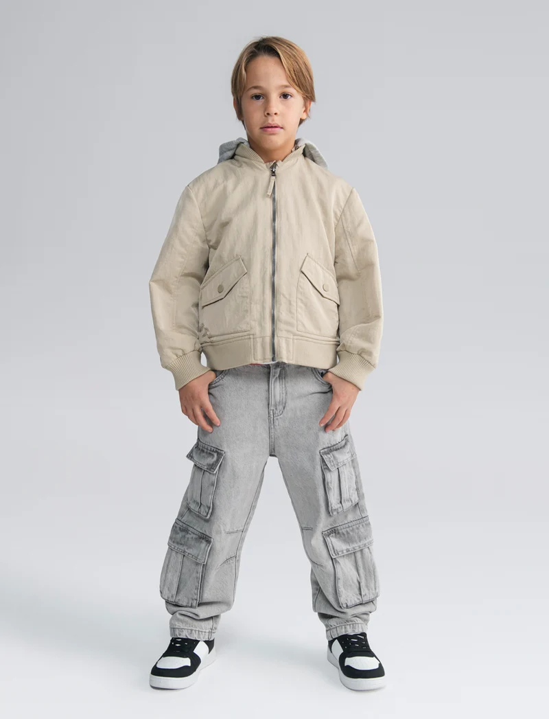 Giubbotto con cappuccio e zip frontale - Beige