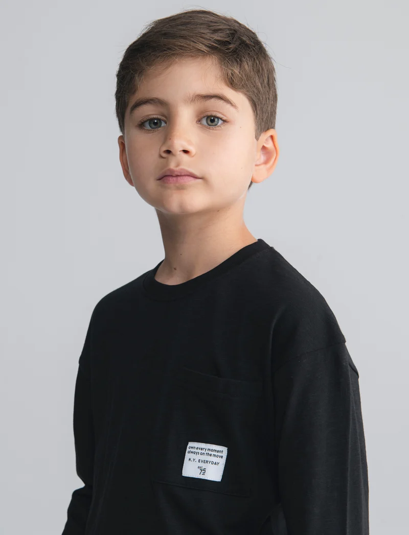 T-shirt lunga in cotone fiammato versatile - Nero