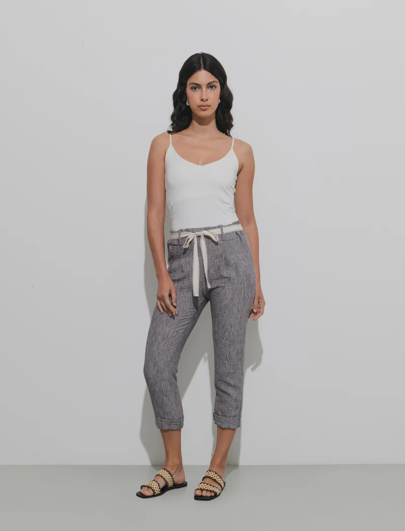 Pantalone con elastico in vita e cintura - Nero