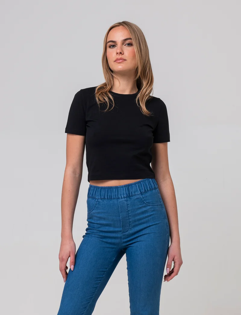 T-shirt basica crop da donna - Nero