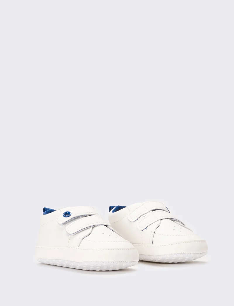 Scarpa con strappi da neonato - Bianco