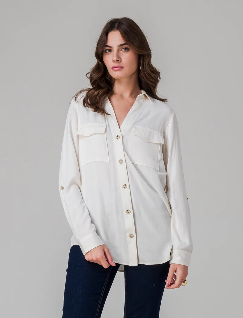 Camicia basica con tasche sul petto da donna - Avorio