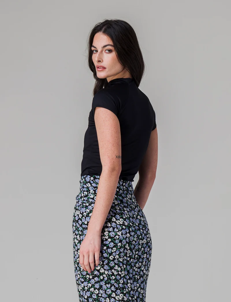T-shirt mezzo collo da donna - Nero