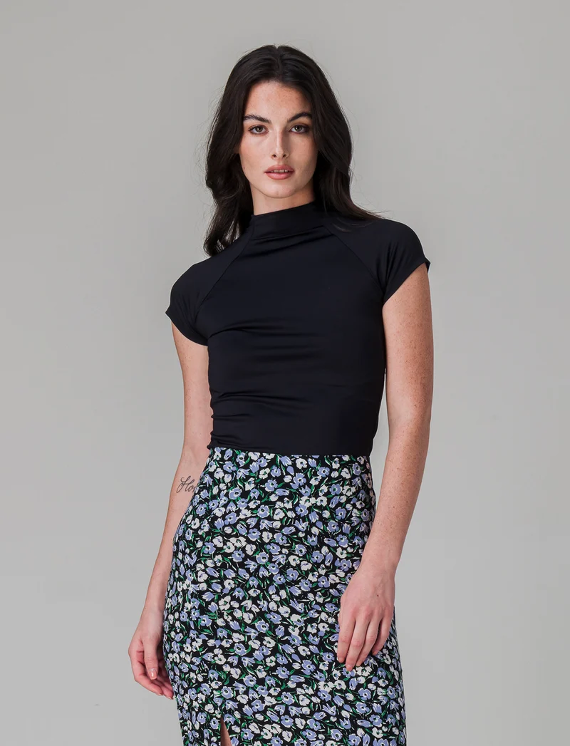 T-shirt mezzo collo da donna - Nero