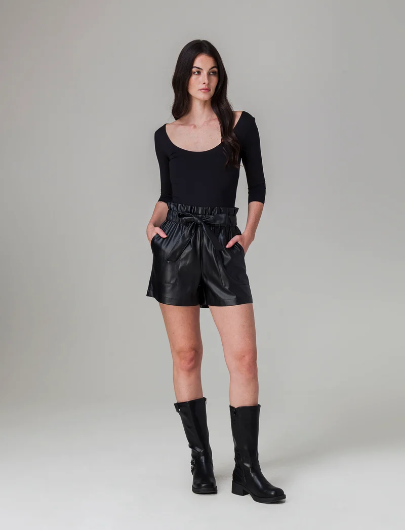 Short in similpelle da donna - Nero