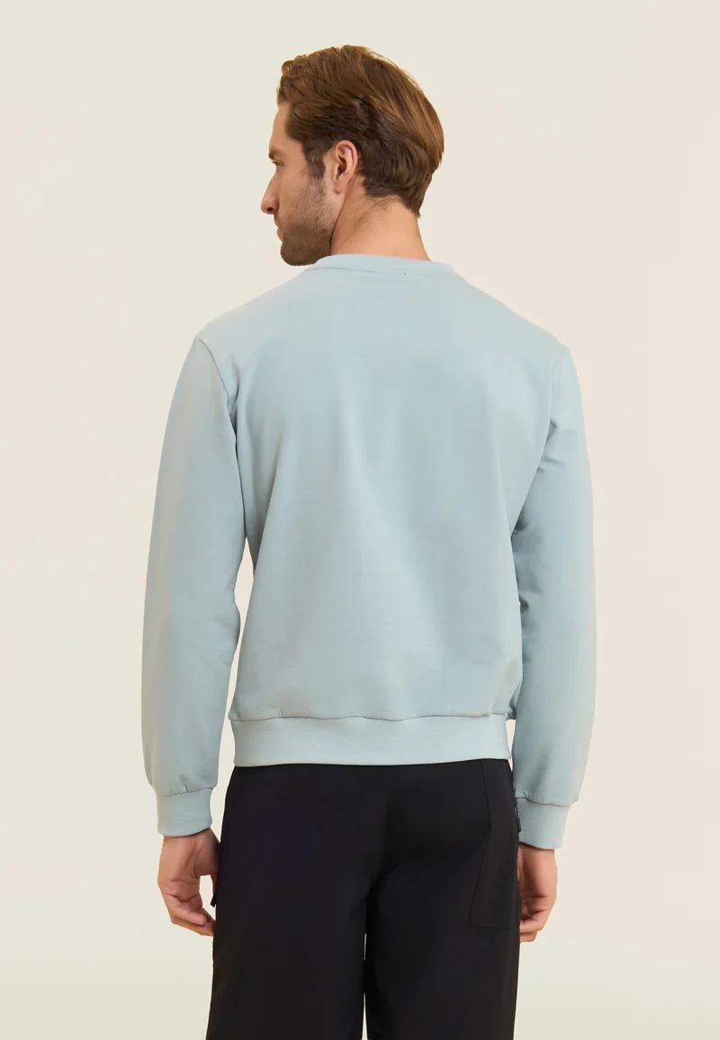Crew neck sweatshirt in baby French terry with zip pocket - Arona Blue
