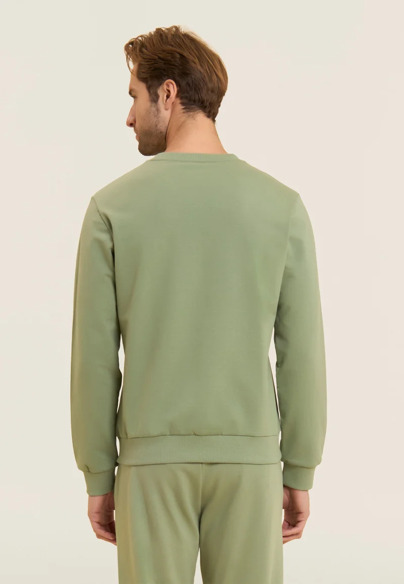 Crew neck sweatshirt with tone-on-tone "TRAINING" print - Hedge Green