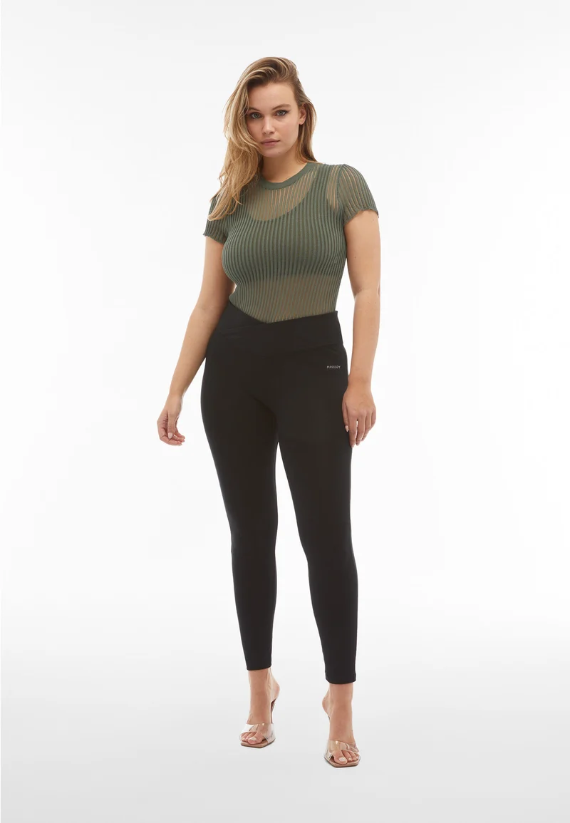 WR.UP Core Push-Up High Waist Skinny 7/8 Pants - Black