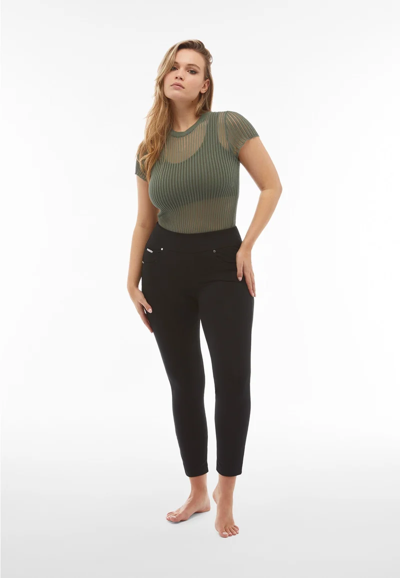N.O.W. Yoga Mid Waist Skinny 7/8 Pants - Black