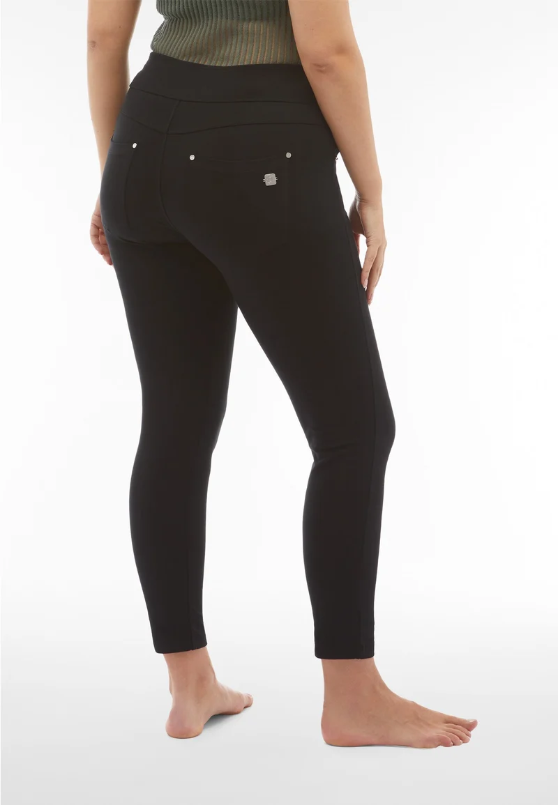 N.O.W. Yoga Mid Waist Skinny 7/8 Pants - Black
