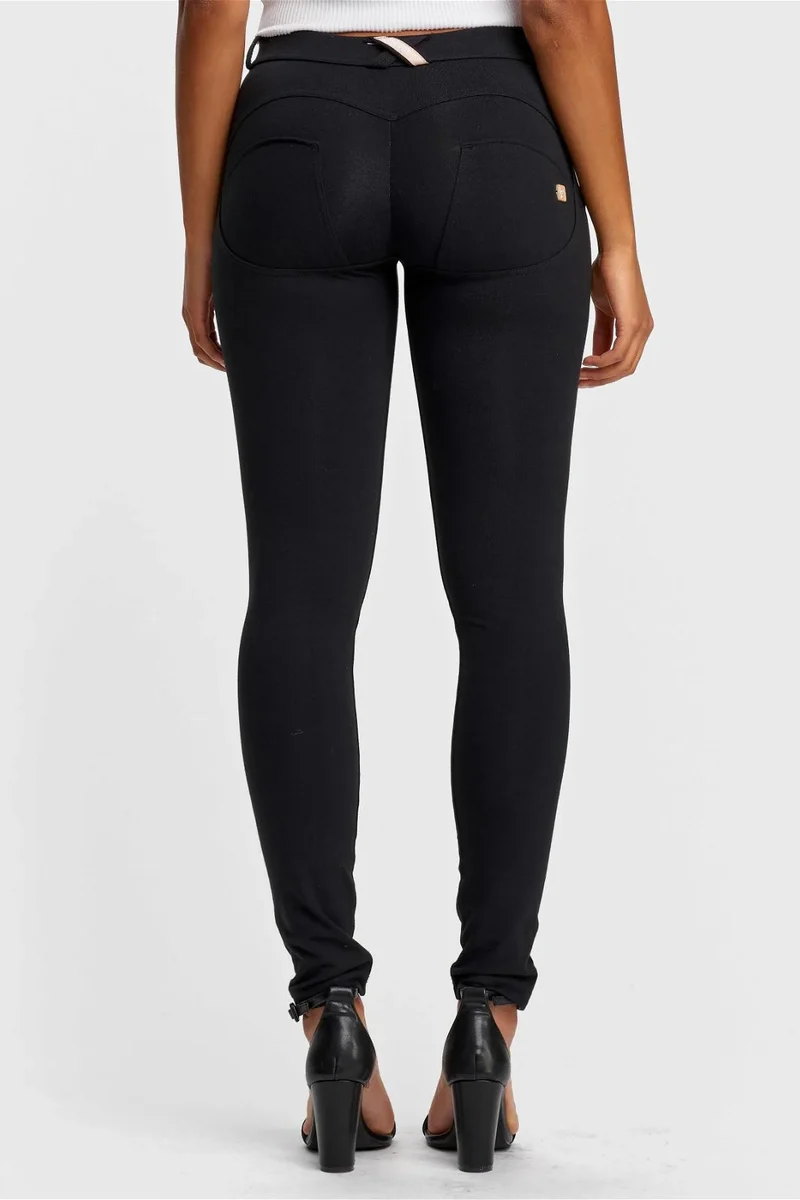 WR.UP Push-Up Regular Waist Skinny Pants - Black