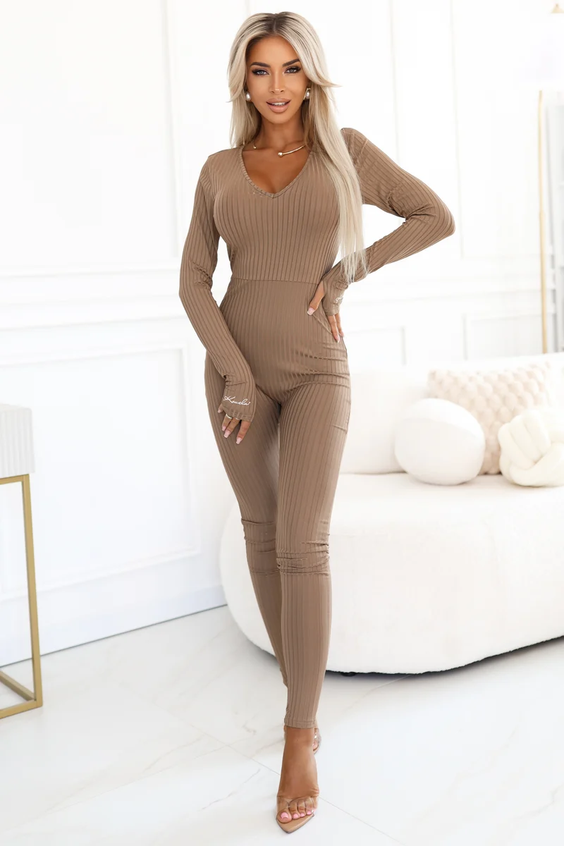 Jumpsuit in Braun aus Rippstrick mit V-Ausschnitt