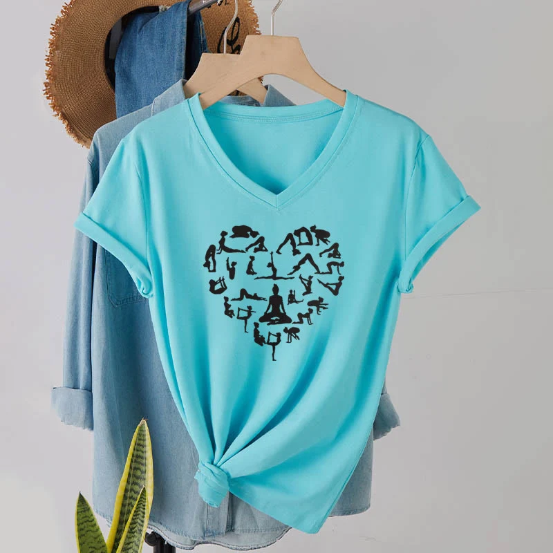 Olivenorma Herzförmiges Damen-T-Shirt mit V-Ausschnitt und Silhouette aller Yoga-Posen