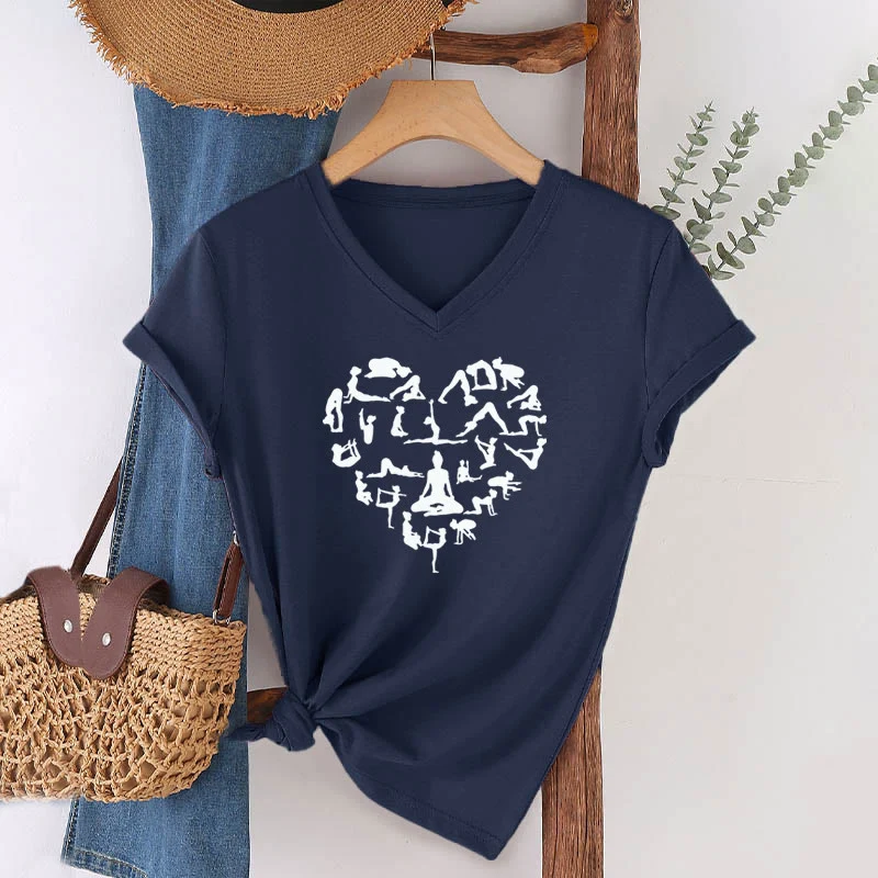 Olivenorma Herzförmiges Damen-T-Shirt mit V-Ausschnitt und Silhouette aller Yoga-Posen