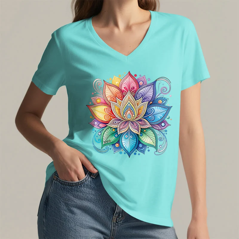 Olivenorma Damen-T-Shirt mit lebendigem Regenbogen-Mandala-Lotus-Boho-Grafikmuster und V-Ausschnitt