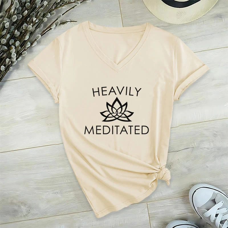 Olivenorma Damen-T-Shirt mit minimalistischem Lotusblumen-Motiv und V-Ausschnitt