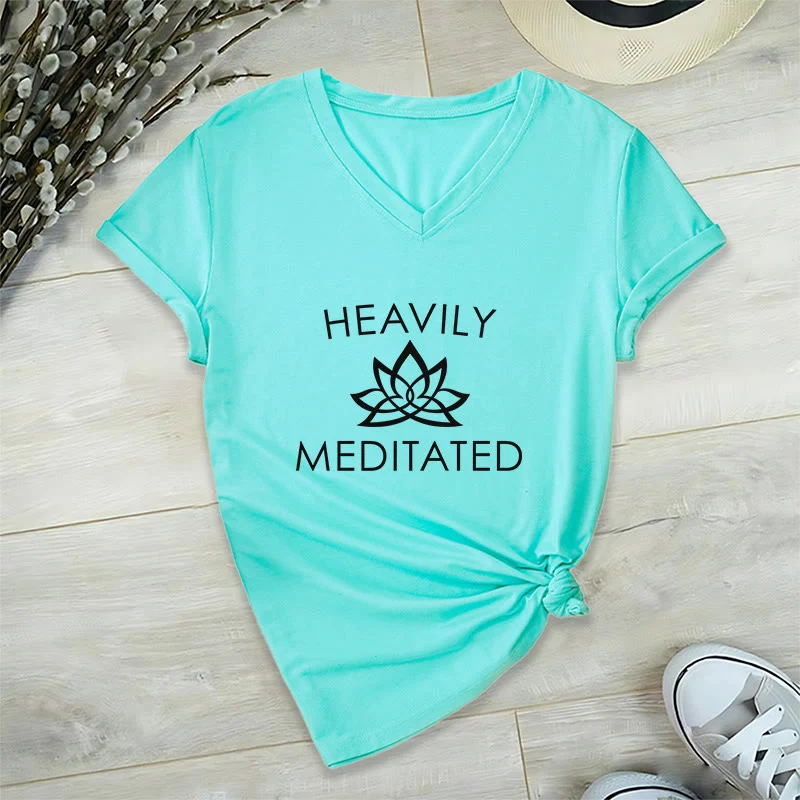 Olivenorma Damen-T-Shirt mit minimalistischem Lotusblumen-Motiv und V-Ausschnitt