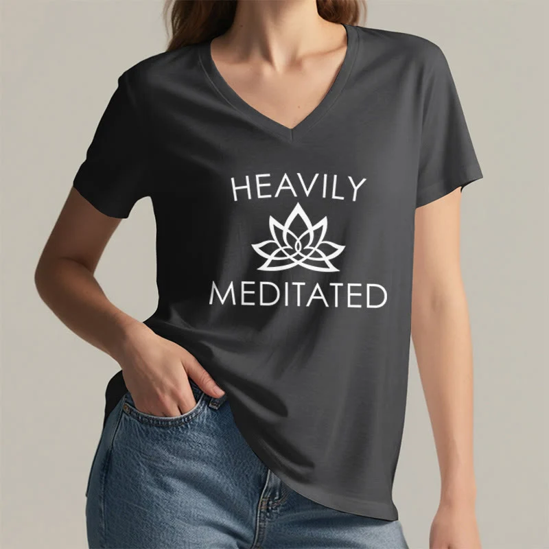 Olivenorma Damen-T-Shirt mit minimalistischem Lotusblumen-Motiv und V-Ausschnitt