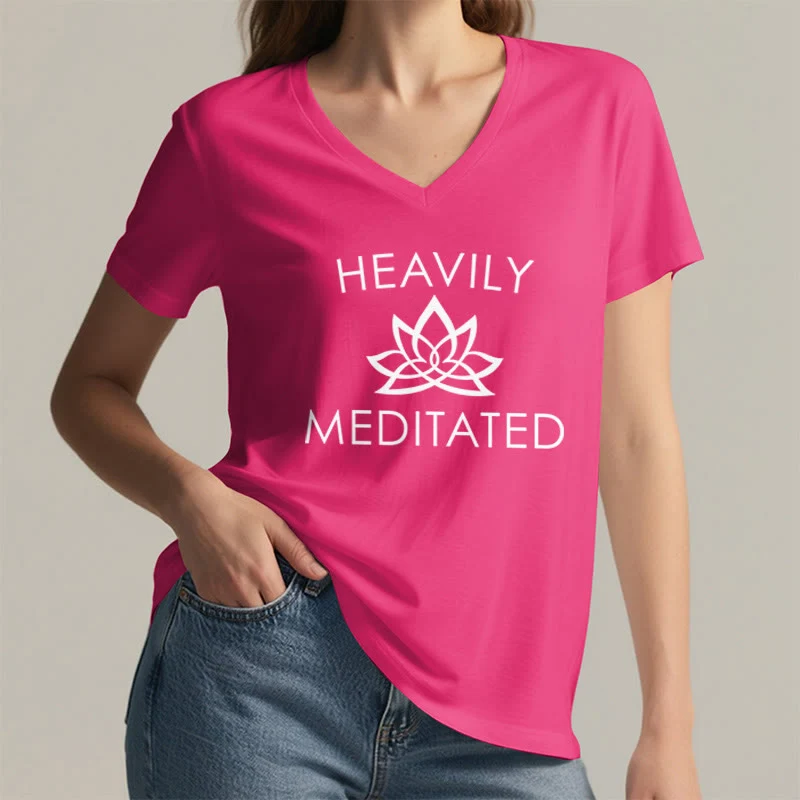 Olivenorma Damen-T-Shirt mit minimalistischem Lotusblumen-Motiv und V-Ausschnitt