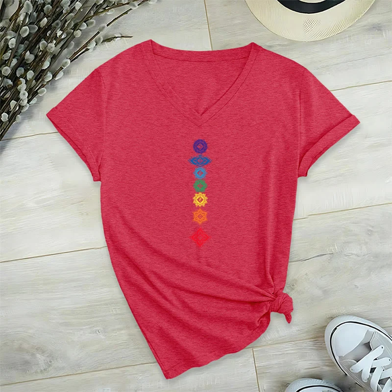 Olivenorma Vertikales Sieben-Chakra-Mandala-T-Shirt mit spiritueller Grafik, V-Ausschnitt, Damen