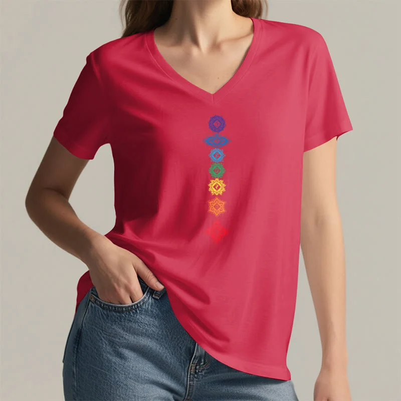 Olivenorma Vertikales Sieben-Chakra-Mandala-T-Shirt mit spiritueller Grafik, V-Ausschnitt, Damen