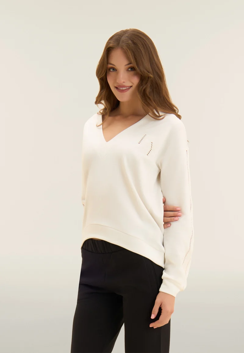 V-neck sweatshirt with dropped shoulder and embroidered details - Egret White