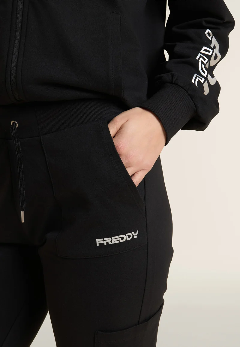Regular fit trousers with camp pockets and straight legs - Black
