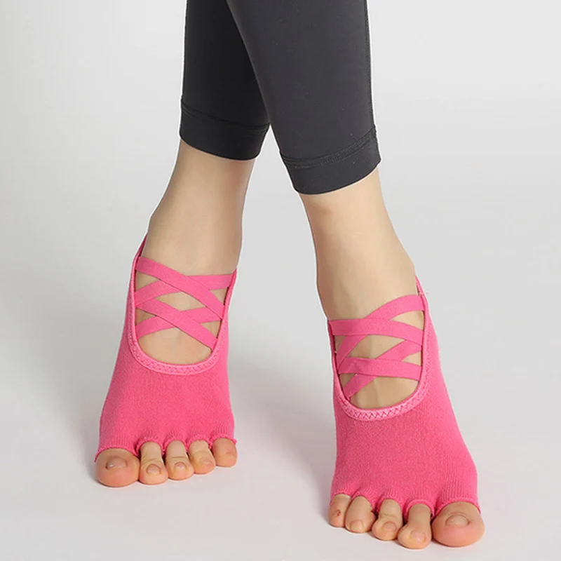 Olivenorma Yoga-Socken für Damen mit verbesserter Traktion, gekreuzten Riemen, offener Zehenpartie und rutschfester Oberfläche