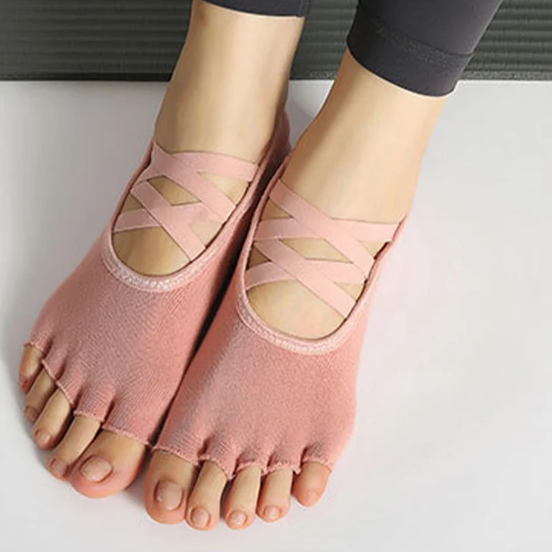 Olivenorma Yoga-Socken für Damen mit verbesserter Traktion, gekreuzten Riemen, offener Zehenpartie und rutschfester Oberfläche