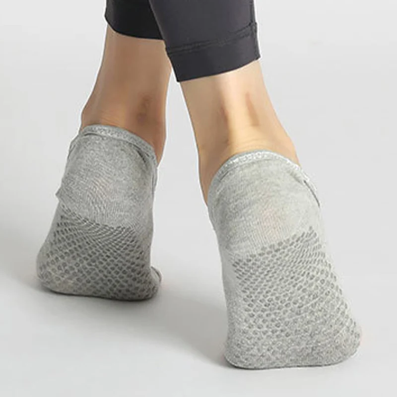 Olivenorma Yoga-Socken für Damen mit verbesserter Traktion, gekreuzten Riemen, offener Zehenpartie und rutschfester Oberfläche