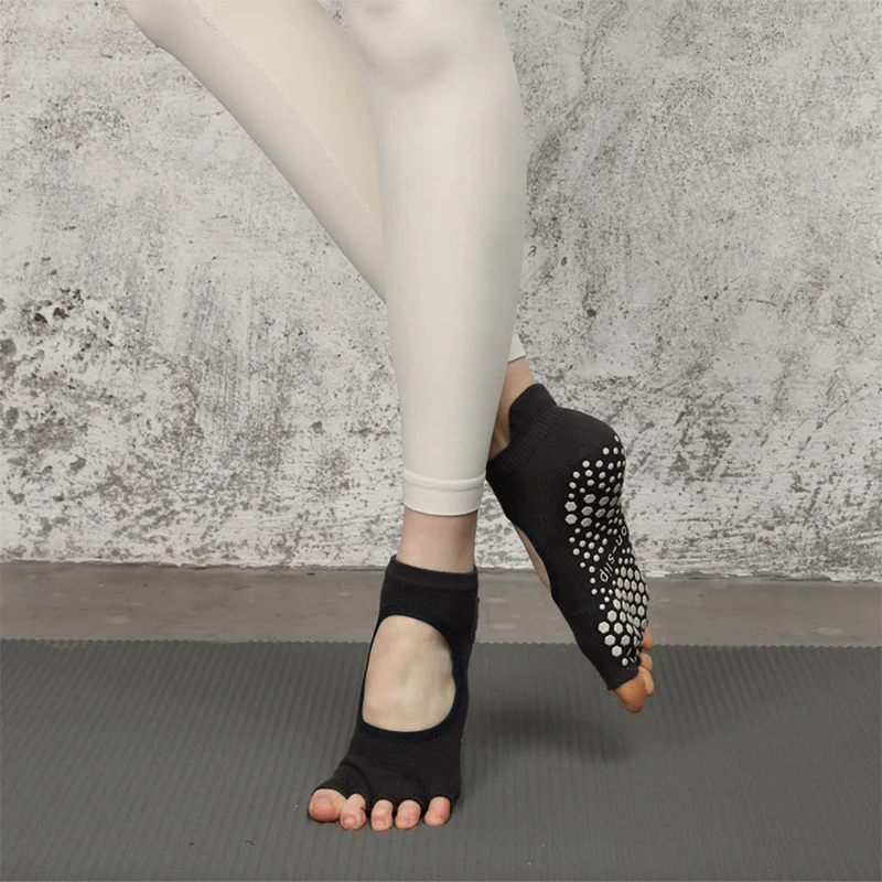 Olivenorma Multi-Sport Fünf-Zehen-Socken mit rutschfester Oberfläche und offener Seite, Damen-Yoga-Socken