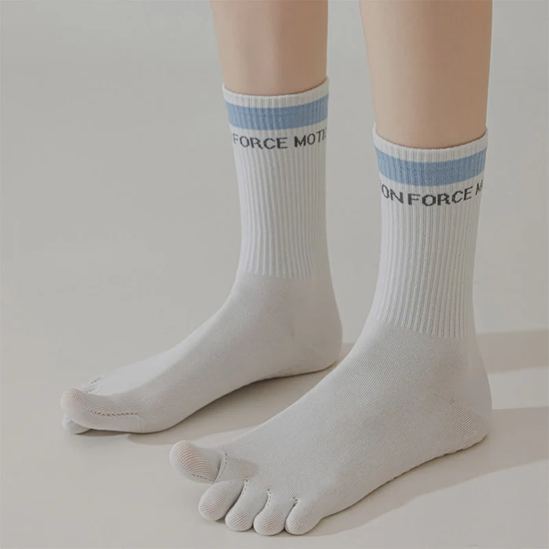 Olivenorma Secure-Fit Fünf-Zehen-Socken mit rutschfestem, kontrastfarbenem Bündchen für Damen – Yoga-Socken