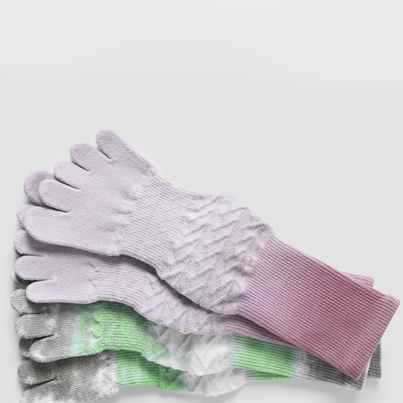 Olivenorma Stylische Batik-Zehensocken mit rutschfester Oberfläche für Indoor-Workouts, Damen-Yogasocken