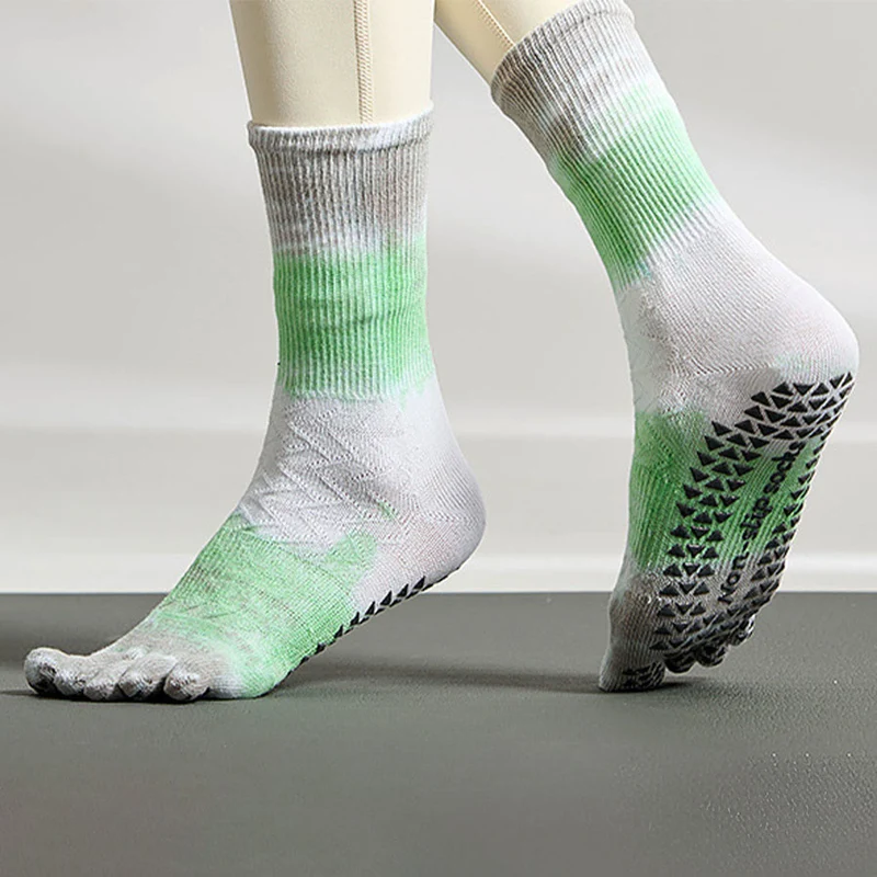 Olivenorma Stylische Batik-Zehensocken mit rutschfester Oberfläche für Indoor-Workouts, Damen-Yogasocken