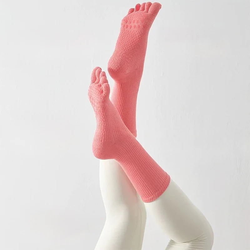 Olivenorma Stabile Traktion Fünf-Zehen-Wadenstrümpfe mit rutschfester Oberfläche für Yoga-Übungen Damen-Yoga-Socken