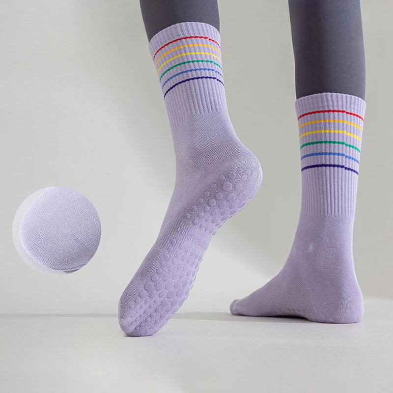 Olivenorma Regenbogenstreifen Crew-Länge Rutschfeste, stoßdämpfende Damen-Yogasocken