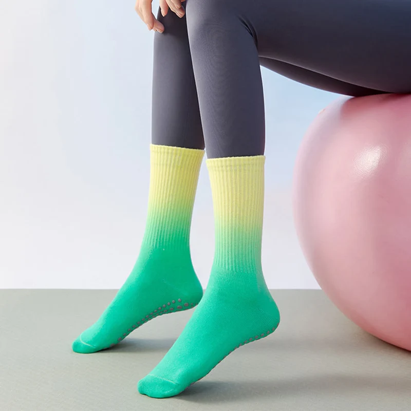 Olivenorma Yoga-Socken für Damen, Crew-Länge, rutschfest, mit Silikonsohle und Farbverlauf