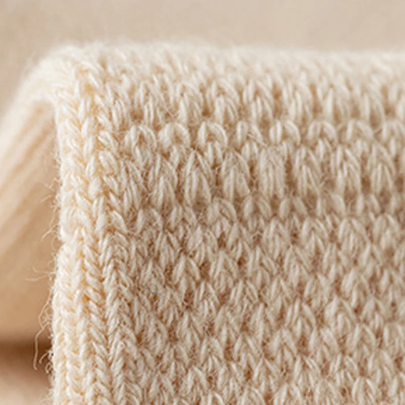 Olivenorma Socken mit durchgehender, rutschfester Sohle für Indoor-Fitness und Yoga – Damensocken