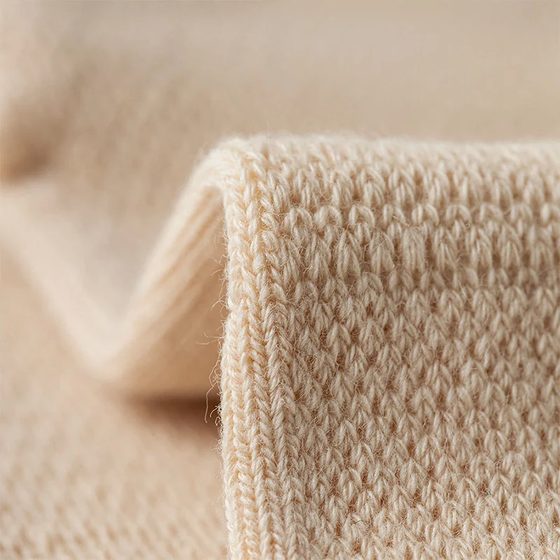 Olivenorma Socken mit durchgehender, rutschfester Sohle für Indoor-Fitness und Yoga – Damensocken
