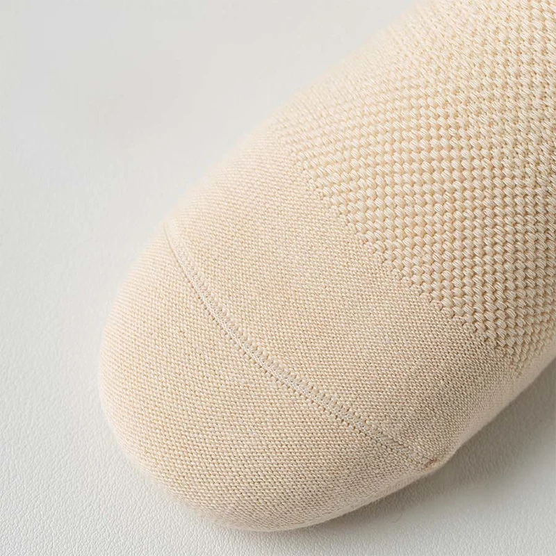 Olivenorma Socken mit durchgehender, rutschfester Sohle für Indoor-Fitness und Yoga – Damensocken