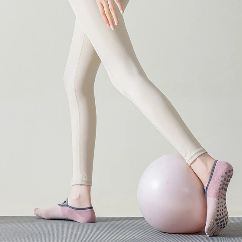 Olivenorma Flache Zehensocken mit fünf Zehen, rutschfest, für Yoga, Pilates & Tanz, Damen-Yogasocken