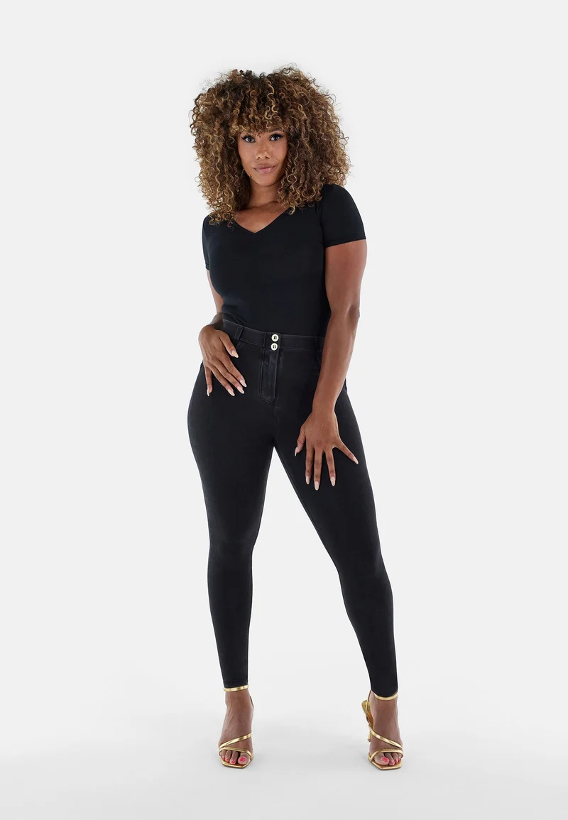 WR.UP Curvy Push-Up Regular Waist Skinny Denim Jeans - Denim Black - Black Seam