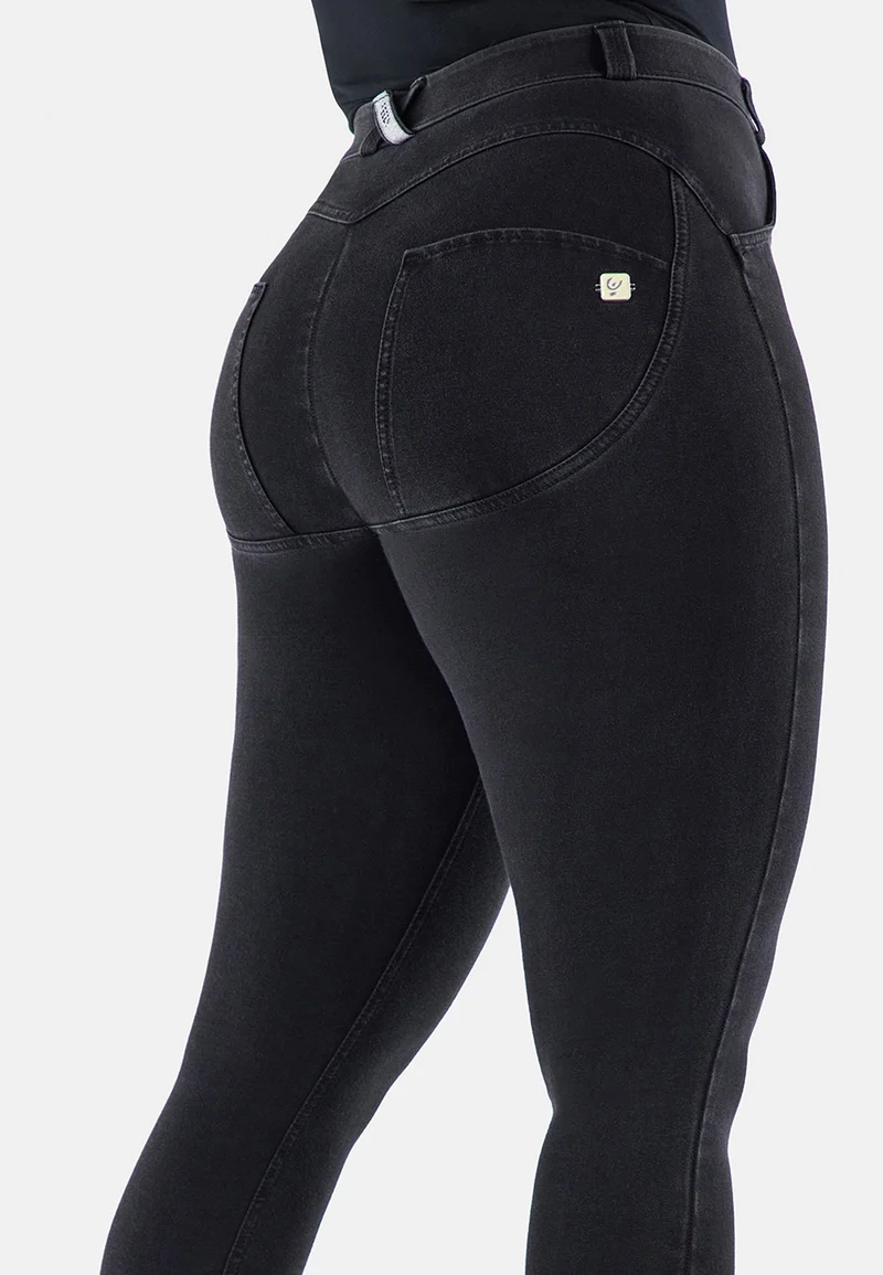 WR.UP Curvy Push-Up Regular Waist Skinny Denim Jeans - Denim Black - Black Seam