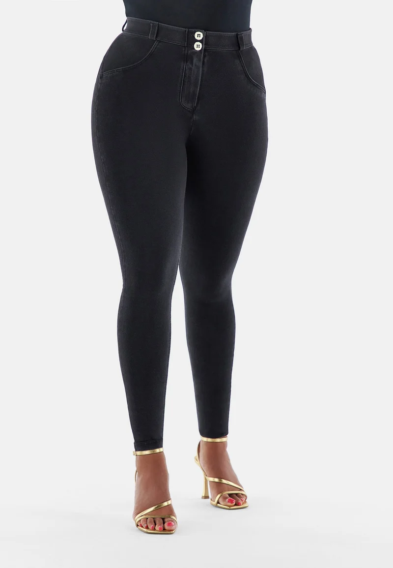WR.UP Curvy Push-Up Regular Waist Skinny Denim Jeans - Denim Black - Black Seam