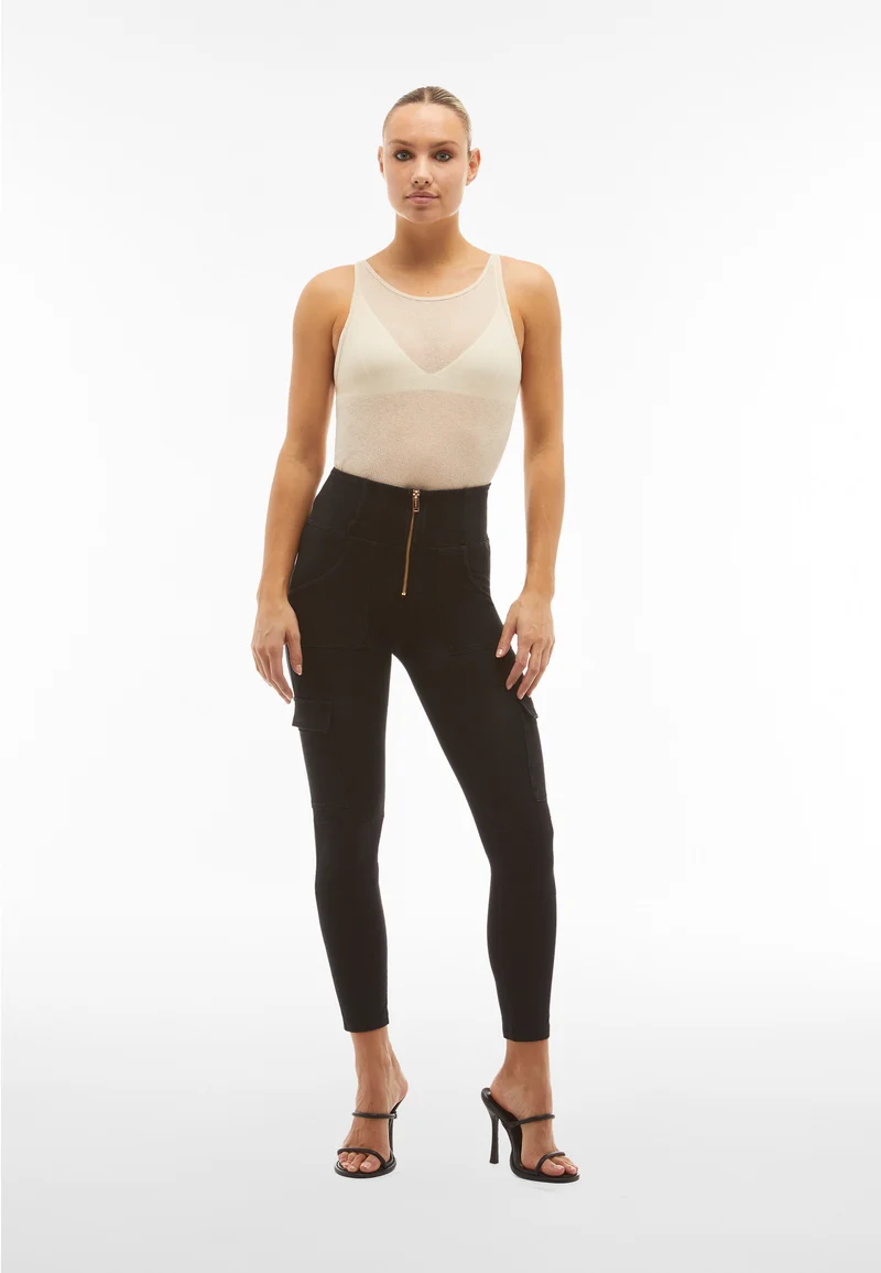WR.UP Push-Up High Waist Skinny 7/8 Pant With Cargo Pockets - Denim Black - Black Seam