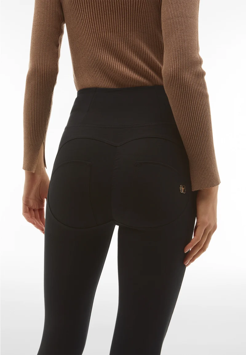 WR.UP Push-Up High Waist Skinny 7/8 Pant With Front Seam - Black