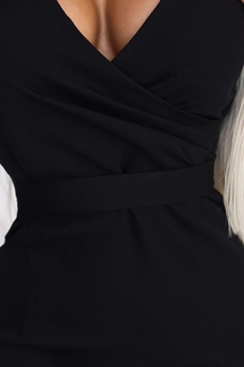 Elegantes Kleid mit kurzen Ärmel in Schwarz